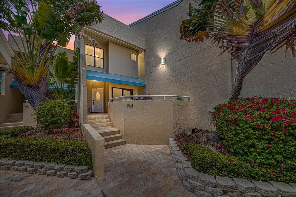 722 PINELLAS BAYWAY S UNIT 103 TIERRA VERDE, FL 33715
