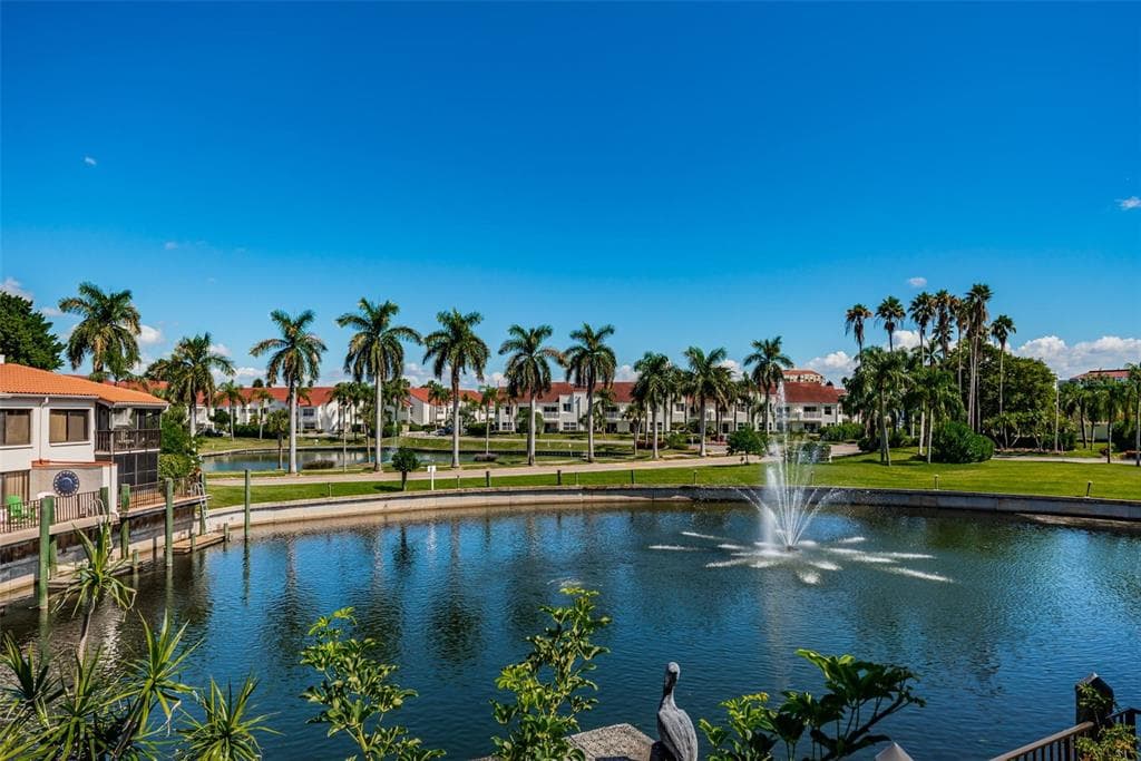 6294 BAHIA DEL MAR CIRCLE UNIT 210 ST PETERSBURG, FL 33715