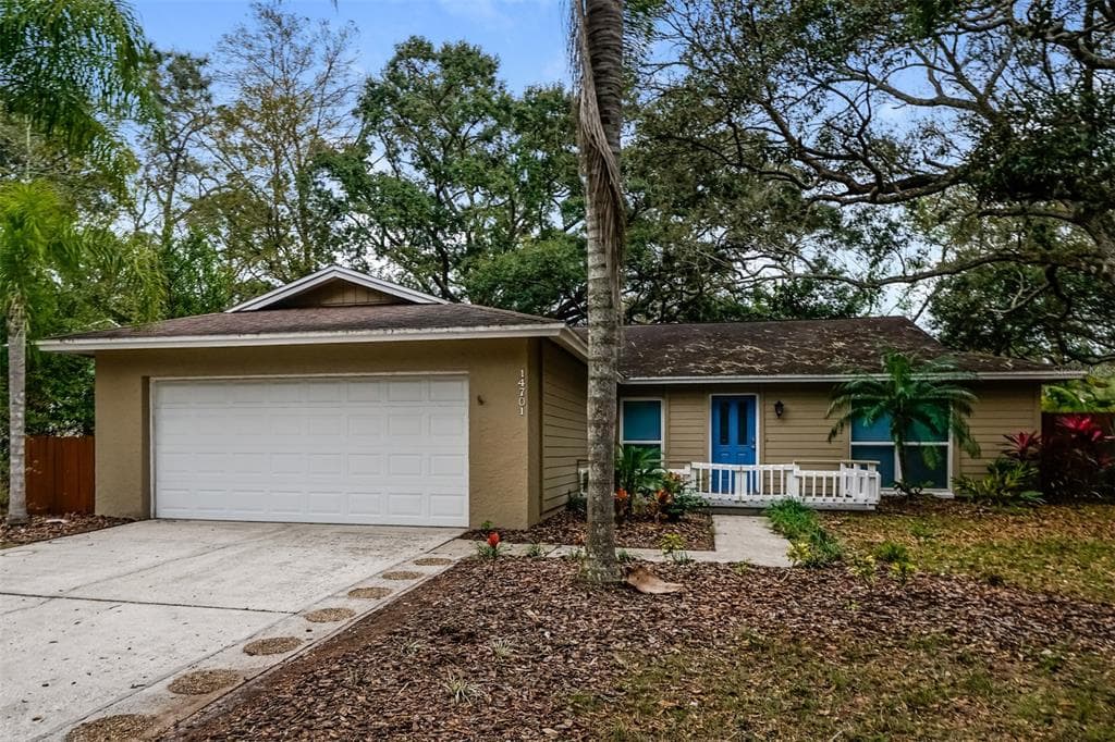 14701 LAUREL LAKE LANE LUTZ, FL 33559
