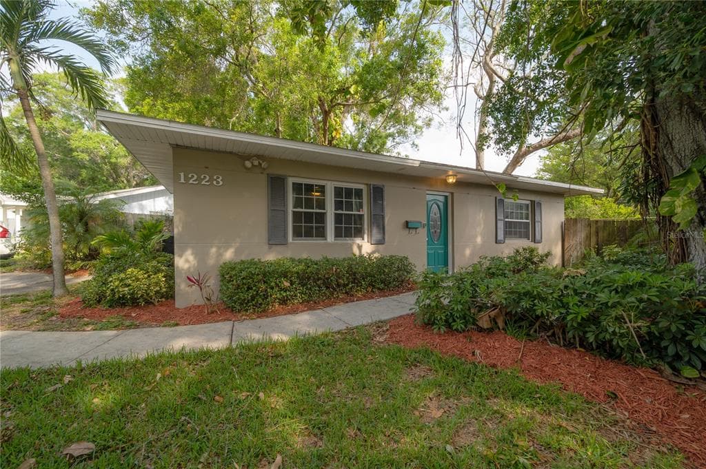 1223 51ST AVENUE N ST PETERSBURG, FL 33703