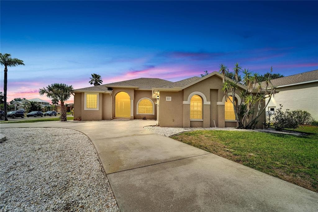 821 GREENVIEW DRIVE APOLLO BEACH, FL 33572