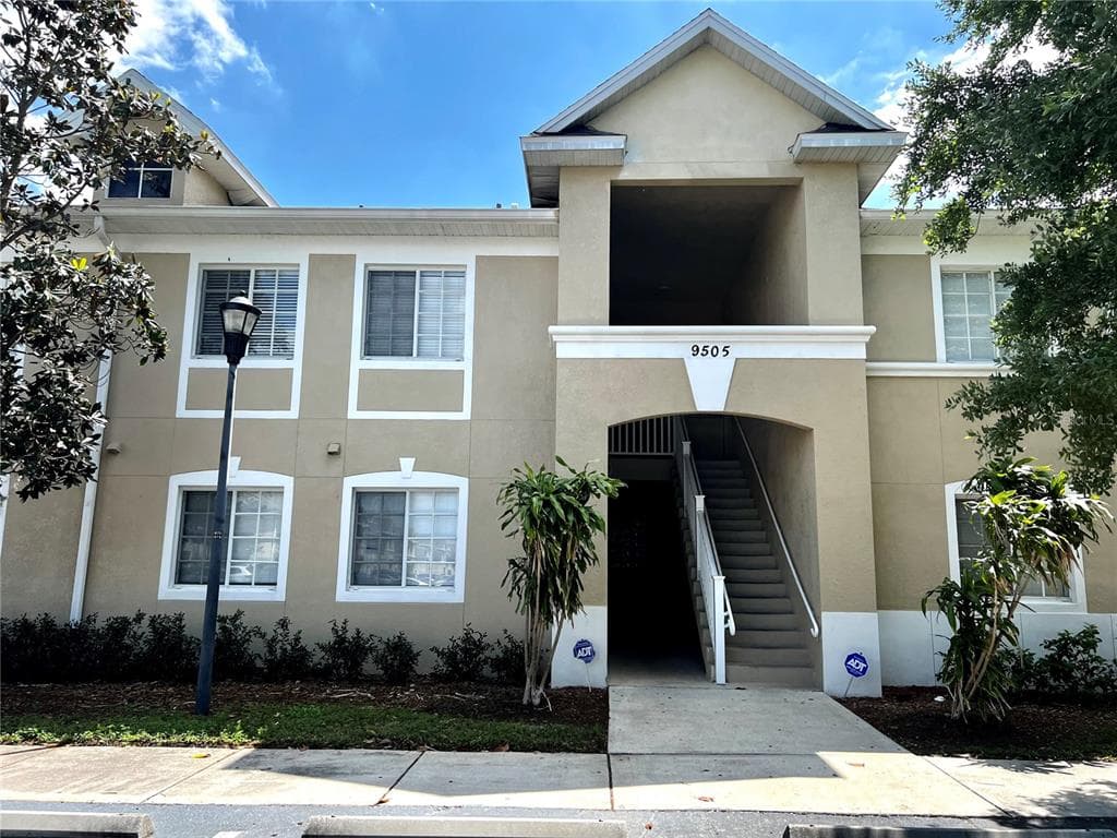 9505 GROVEDALE CIRCLE UNIT 101 RIVERVIEW, FL 33578