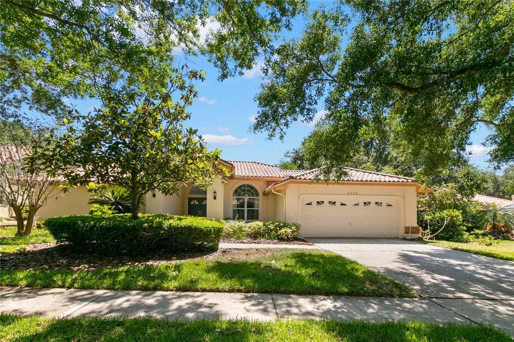 2302 PINNACLE CIRCLE N PALM HARBOR, FL 34684