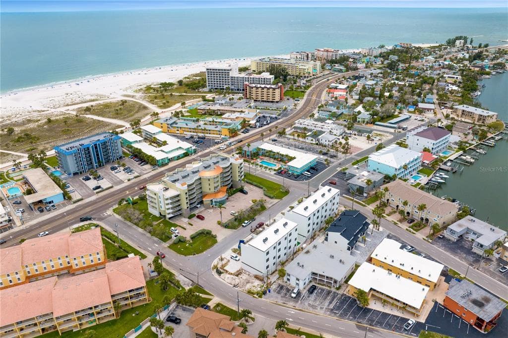 11605 1ST STREET E UNIT B3 TREASURE ISLAND, FL 33706