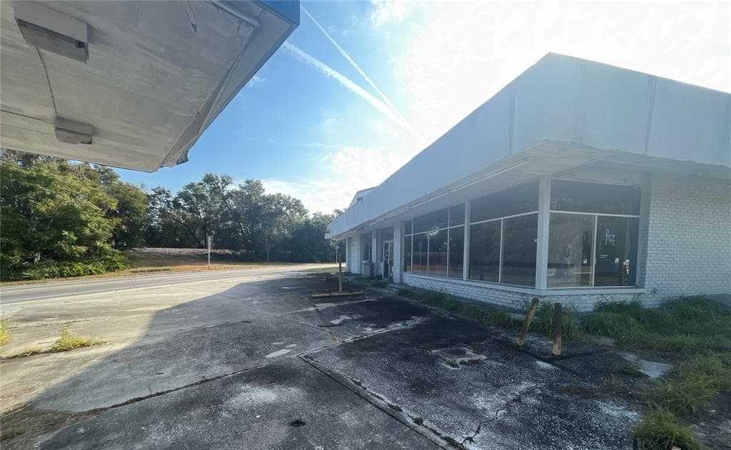 338 S SCENIC HIGHWAY LAKE WALES, FL 33853