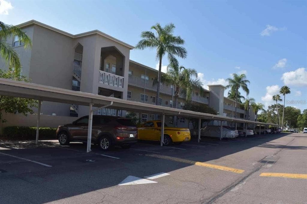 970 VIRGINIA STREET UNIT 305 DUNEDIN, FL 34698