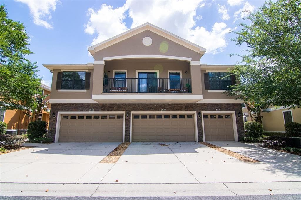 5726 KINGLETSOUND PLACE LITHIA, FL 33547