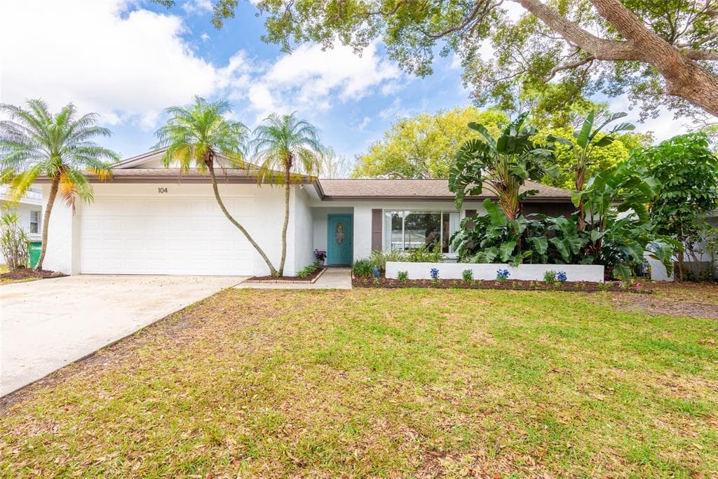 104 WOODBURN COURT SAFETY HARBOR, FL 34695