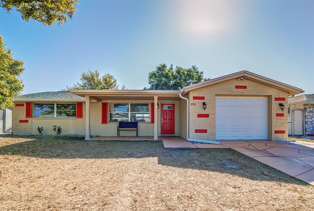 8914 SAINT REGIS LANE