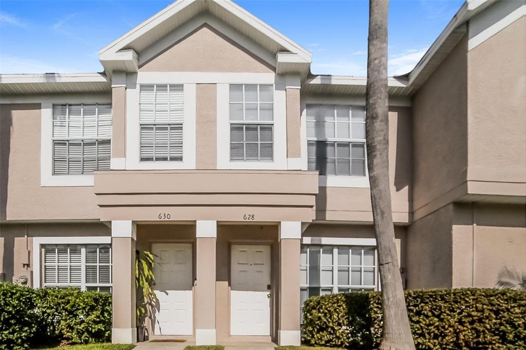 628 KENSINGTON LAKE CIRCLE BRANDON, FL 33511