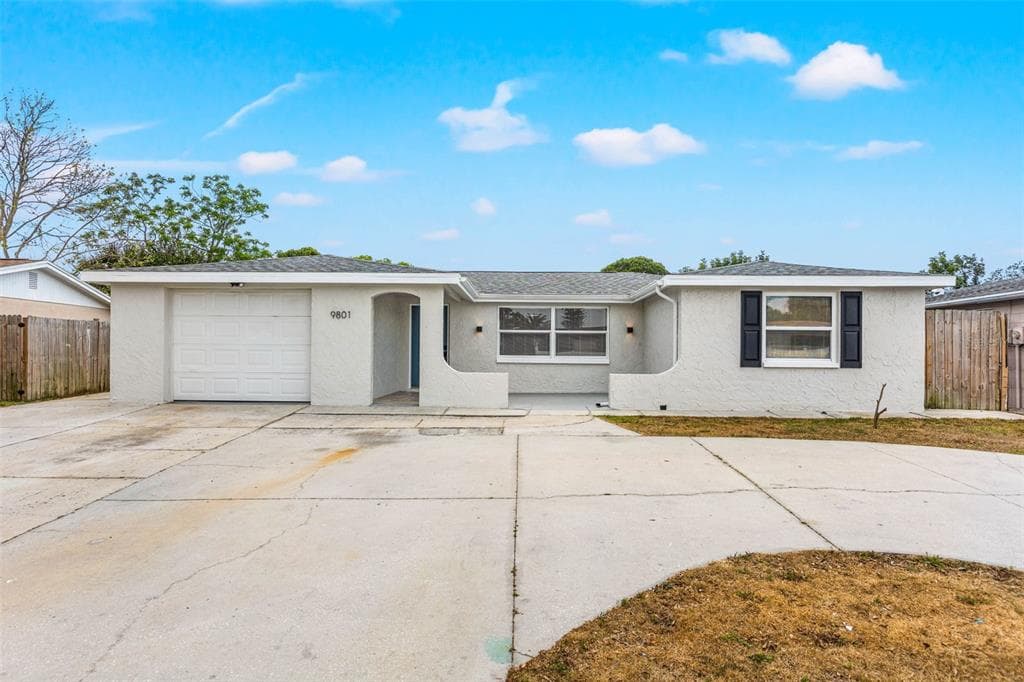 9801 LAKE CHRISE LANE PORT RICHEY, FL 34668