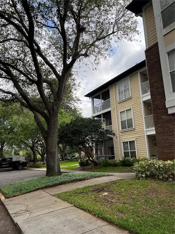 10020 STRAFFORD OAK COURT UNIT 919 TAMPA, FL 33624