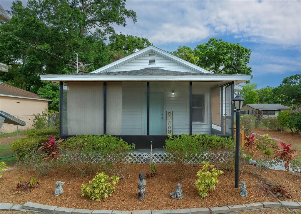 110 E TENNESSEE AVENUE SEFFNER, FL 33584