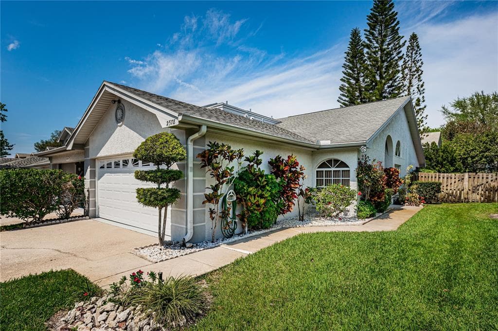 2578 PINE COVE LANE CLEARWATER, FL 33761