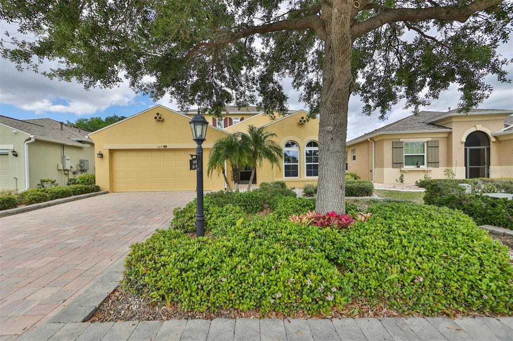 409 NOBLE FAIRE DRIVE SUN CITY CENTER, FL 33573