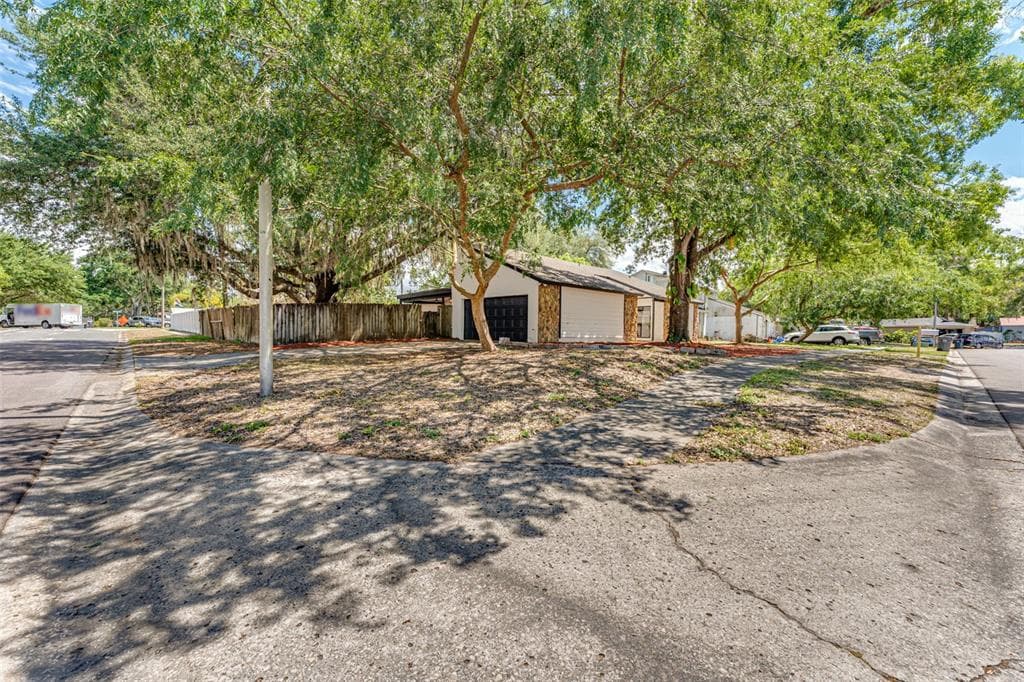 17828 MORNINGHIGH DRIVE LUTZ, FL 33549