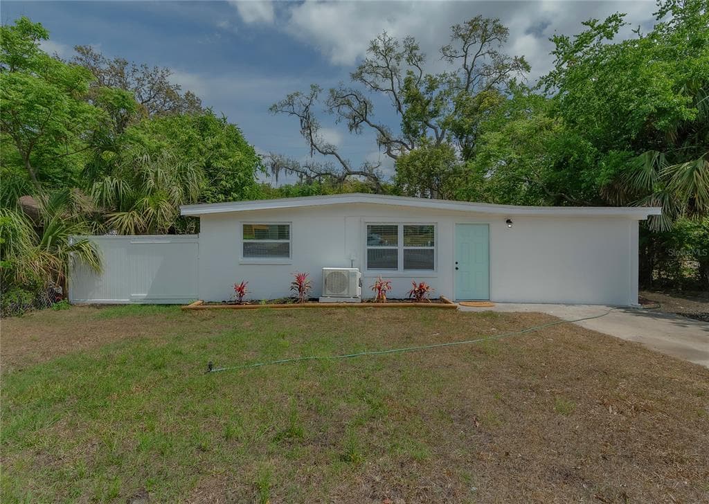 7032 LENOX DRIVE NEW PORT RICHEY, FL 34653