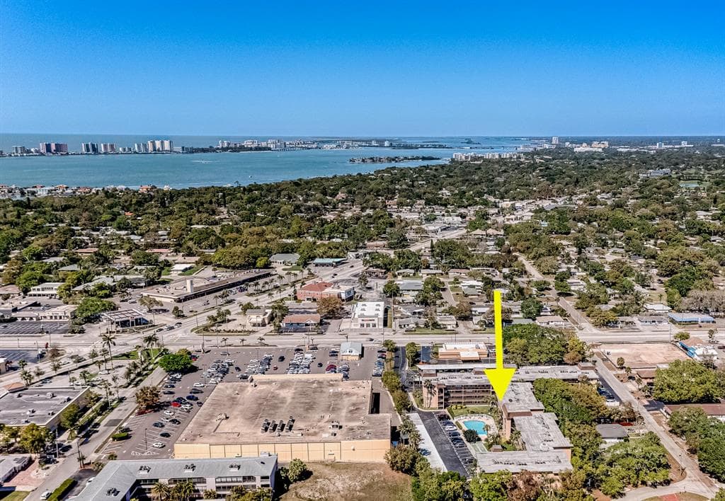 2525 W BAY DRIVE UNIT C-32 BELLEAIR BLUFFS, FL 33770