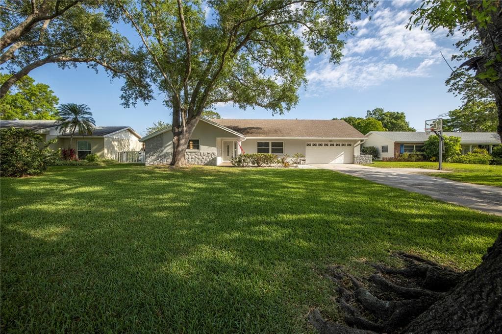 1485 54TH AVENUE NE ST PETERSBURG, FL 33703