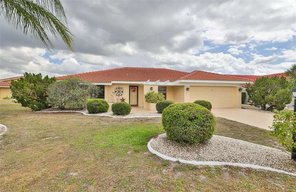 1971 WOLF LAUREL DRIVE SUN CITY CENTER, FL 33573