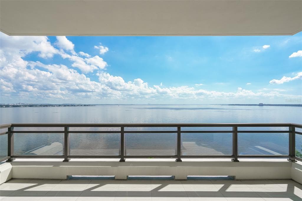 2103 BAYSHORE BOULEVARD UNIT 906 TAMPA, FL 33606