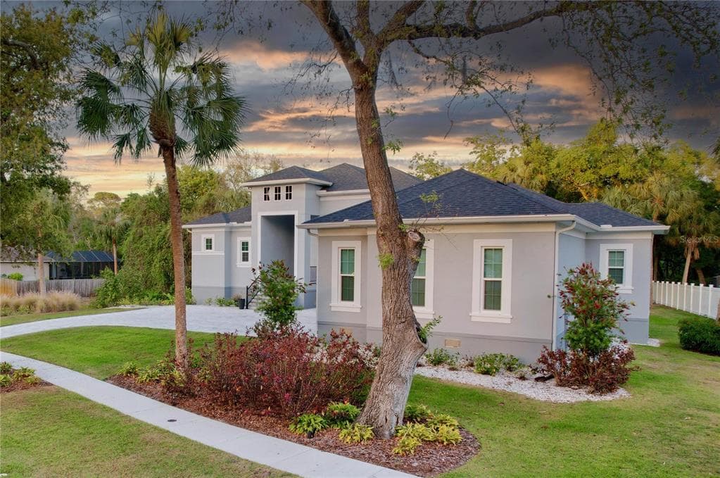1706 MEYERS COVE DRIVE TARPON SPRINGS, FL 34689