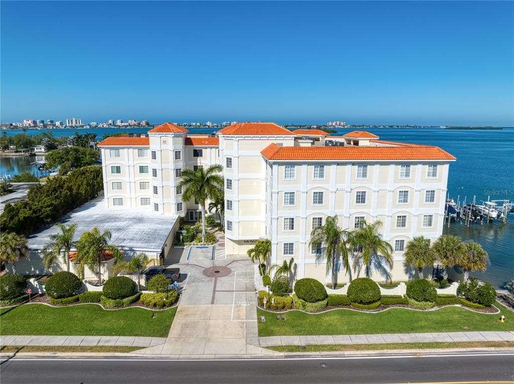 1860 N FT HARRISON AVENUE UNIT 206 CLEARWATER, FL 33755