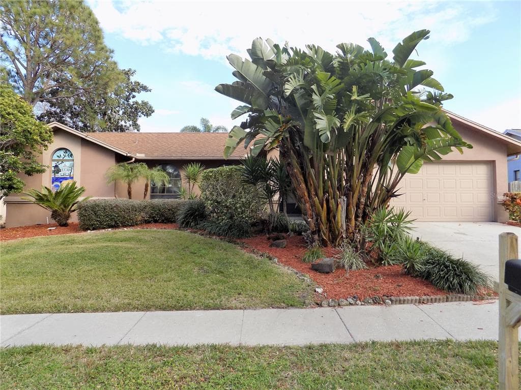 567 ALLENS RIDGE DRIVE E PALM HARBOR, FL 34683