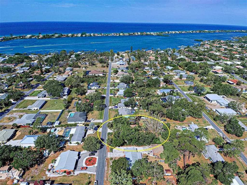 212 MYRTLE AVENUE NOKOMIS, FL 34275