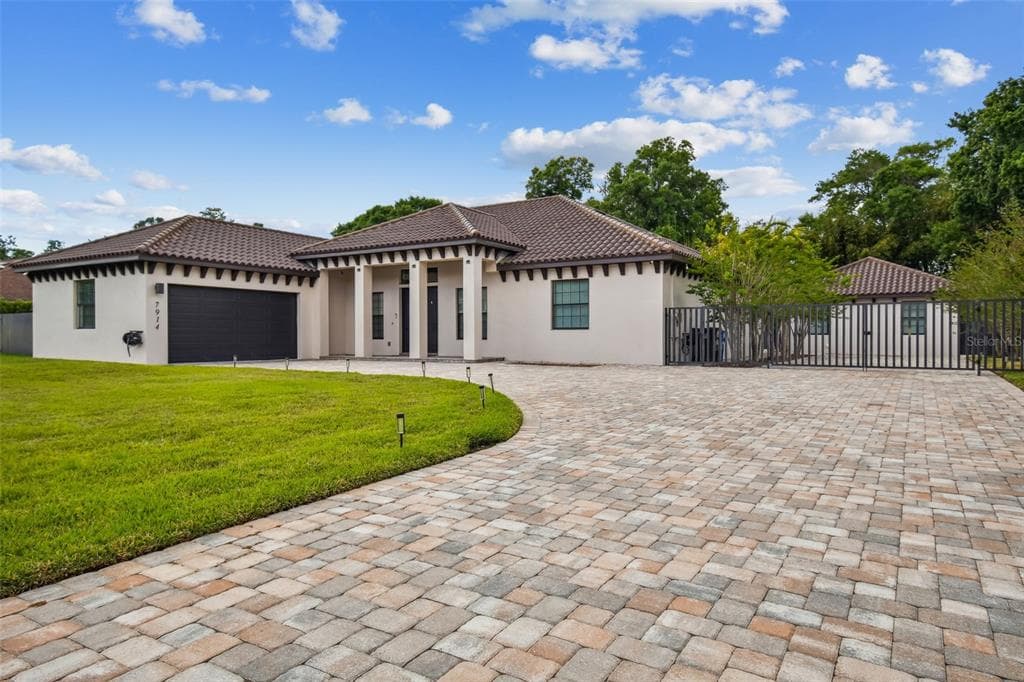 7914 GOLDEN GLEN PLACE TAMPA, FL 33615