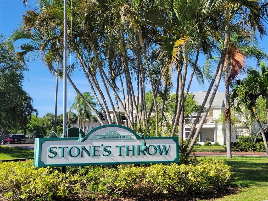 6825 STONES THROW CIR N UNIT 1107 ST PETERSBURG, FL 33710
