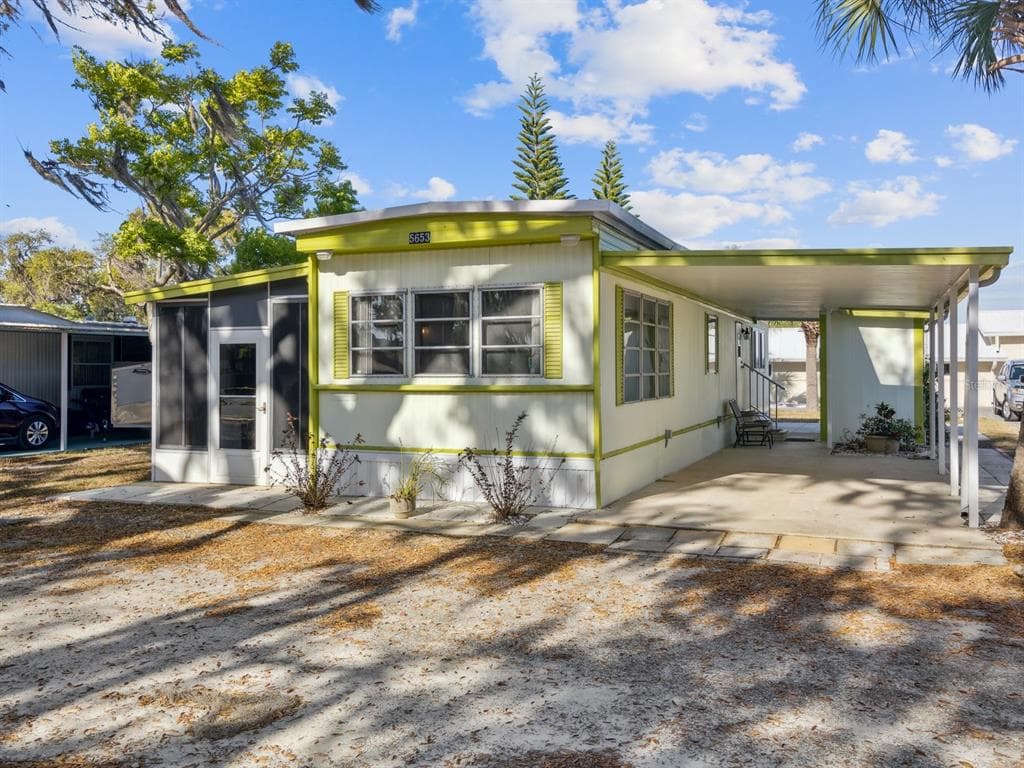 5653 GRAND BOULEVARD NEW PORT RICHEY, FL 34652