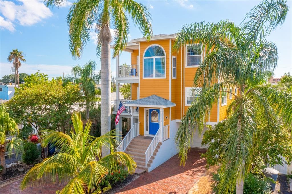 11108 3RD STREET E TREASURE ISLAND, FL 33706