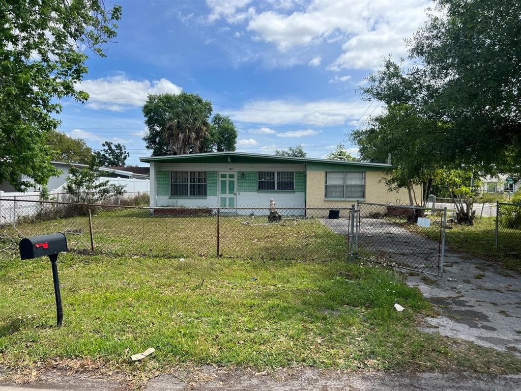6001 N LOIS AVENUE TAMPA, FL 33614