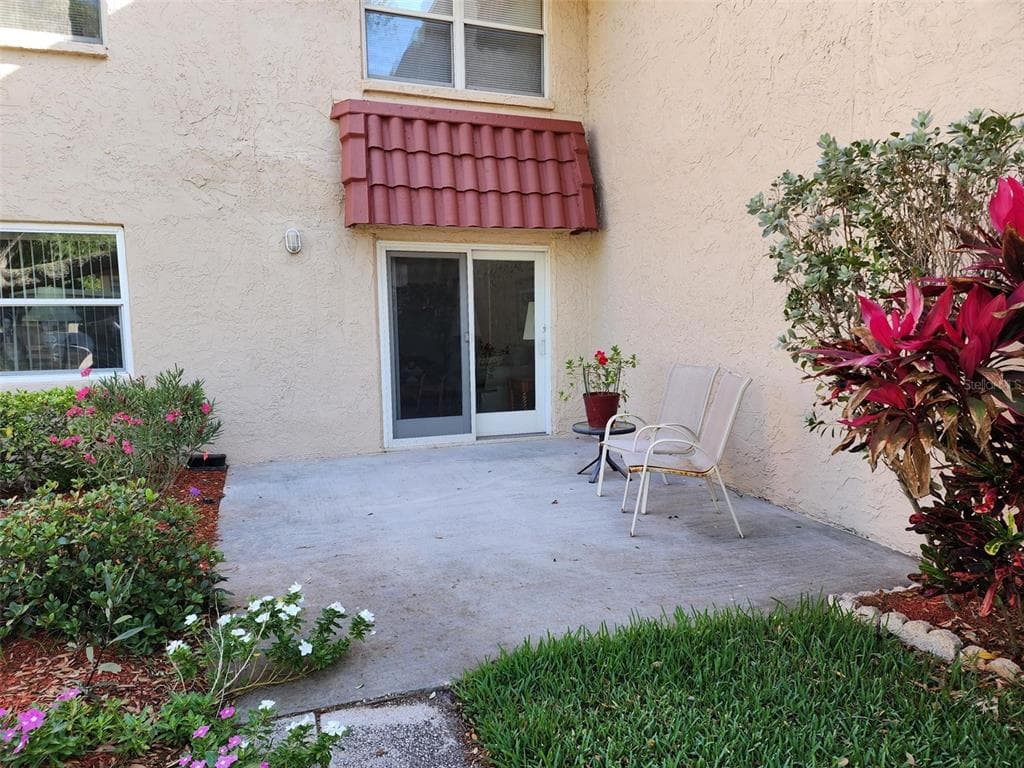 10035 63RD AVENUE N UNIT 8 ST PETERSBURG, FL 33708
