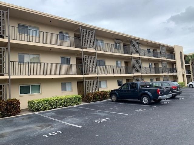 301 87TH AVENUE UNIT 302 ST PETE BEACH, FL 33706