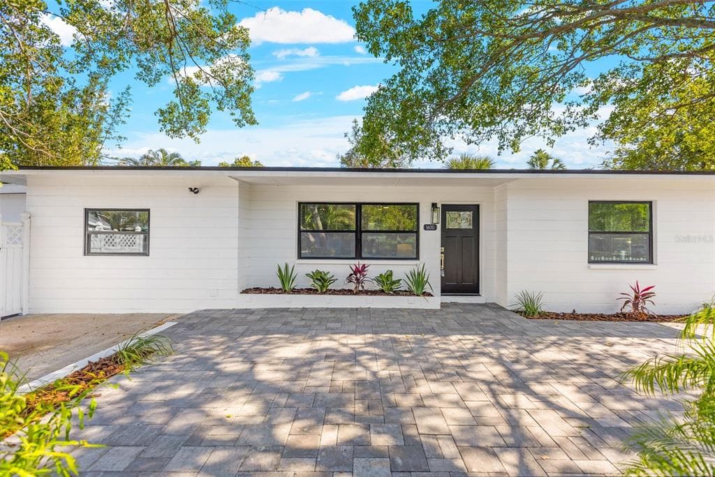 1600 CONNECTICUT AVENUE NE ST PETERSBURG, FL 33703