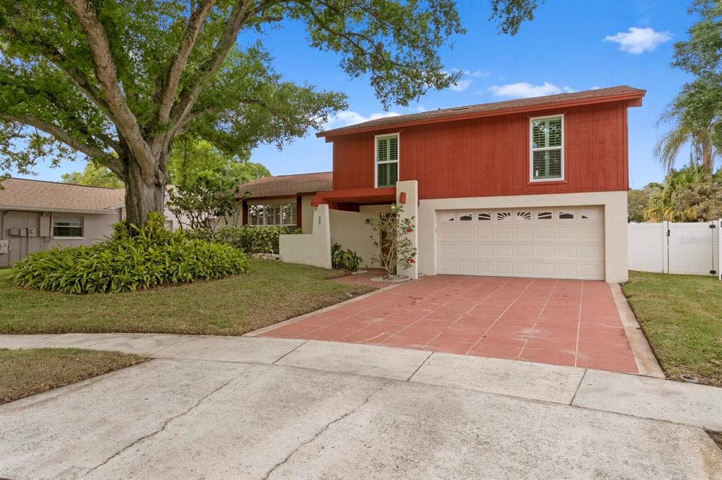 6403 BROOK HOLLOW COURT TAMPA, FL 33634