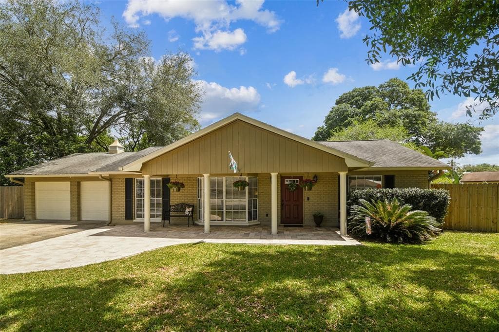 14015 CASCADE LANE