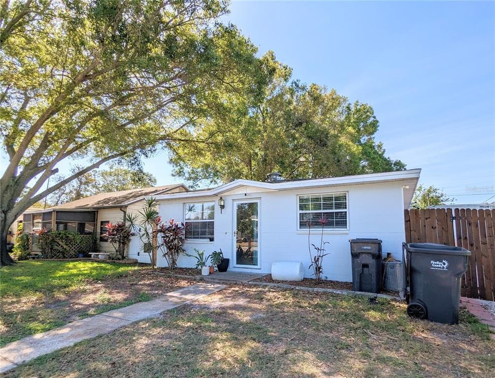 2776 41ST AVENUE N ST PETERSBURG, FL 33714