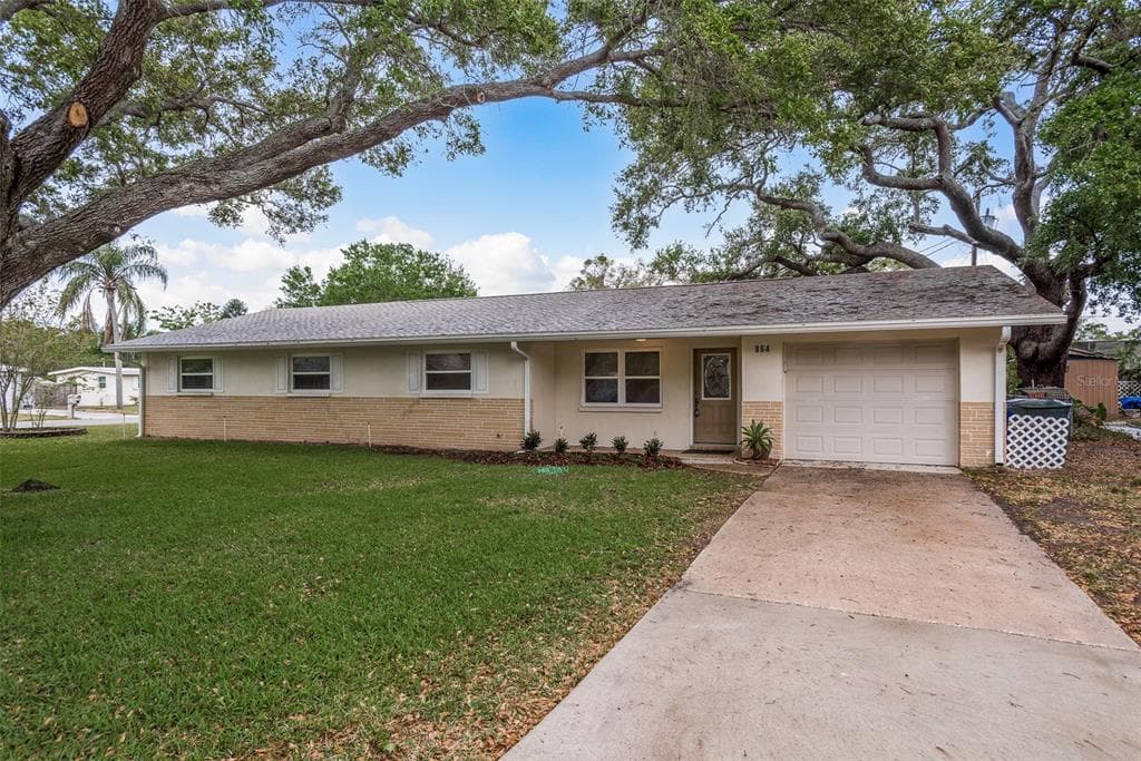 864 LYNDHURST STREET DUNEDIN, FL 34698