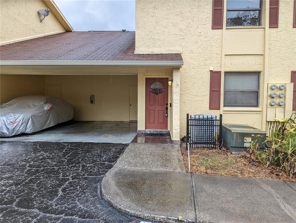 7609 PASA DOBLES COURT UNIT 7609 TAMPA, FL 33615