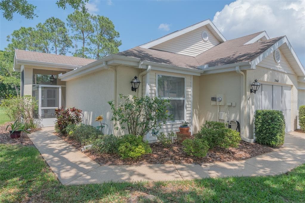 2462 NANTUCKET HARBOR LOOP UNIT 97 SUN CITY CENTER, FL 33573