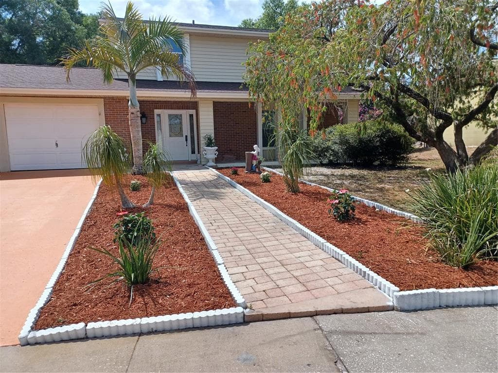 8253 MALVERN CIRCLE TAMPA, FL 33634