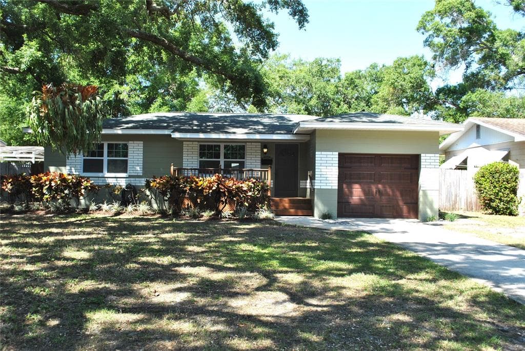 4036 QUEEN STREET N ST PETERSBURG, FL 33714