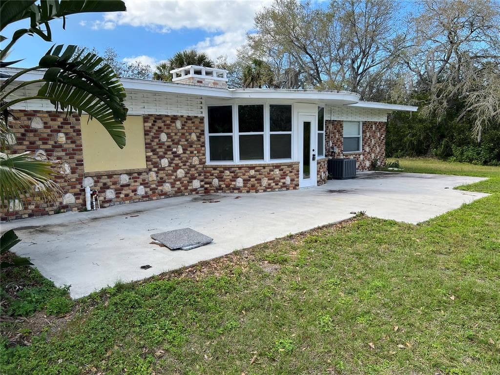 12426 S US HIGHWAY 41 GIBSONTON, FL 33534