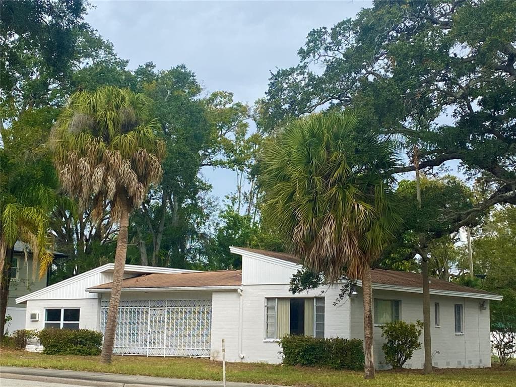 801 38TH AVENUE N ST PETERSBURG, FL 33704