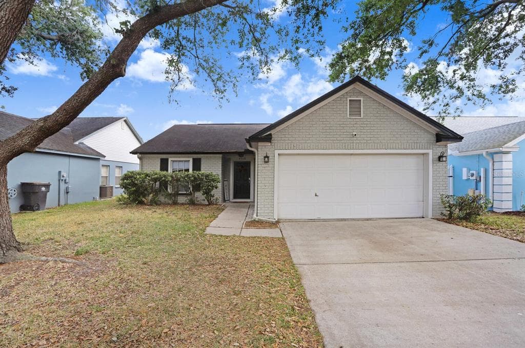 4718 DUNQUIN PLACE TAMPA, FL 33610