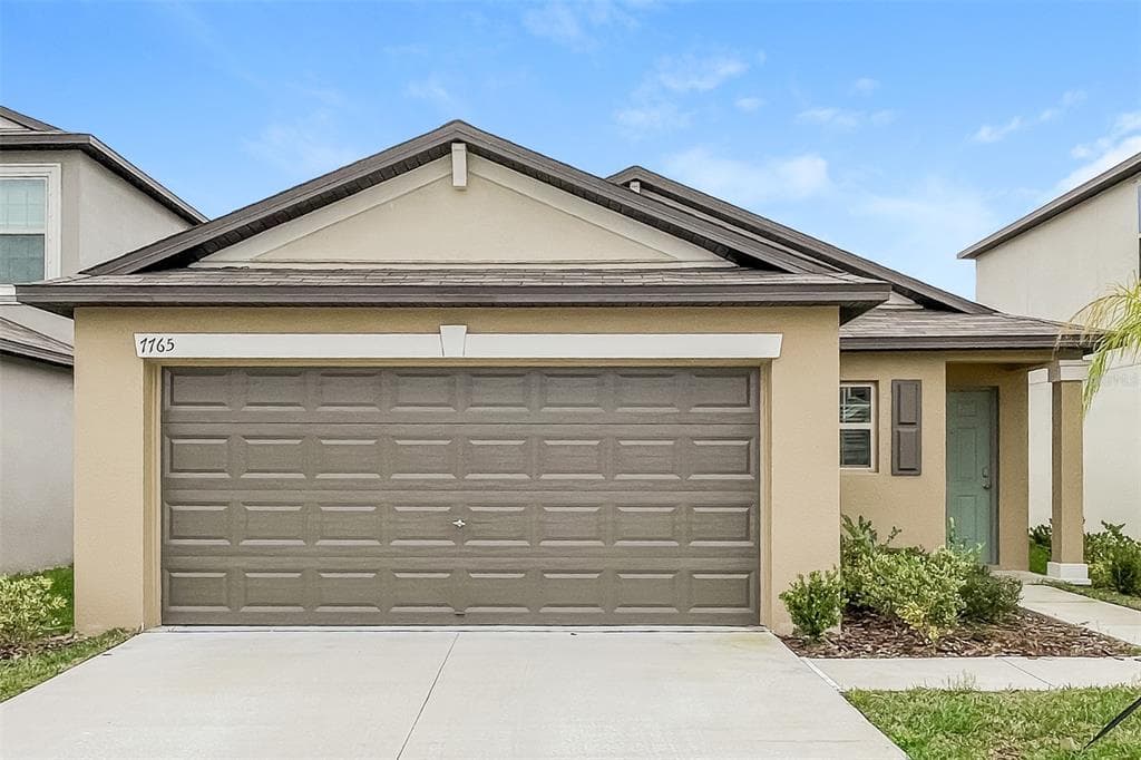 7765 SILVER BERRY COURT GIBSONTON, FL 33534