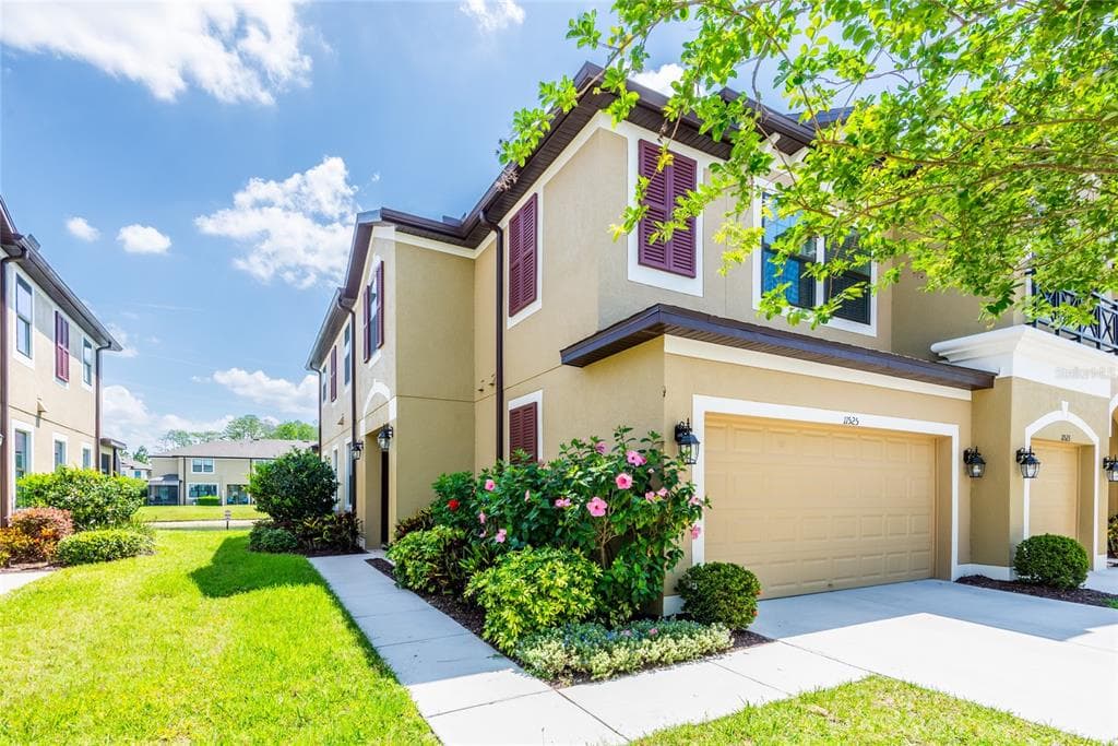 11525 CROWNED SPARROW LANE TAMPA, FL 33626